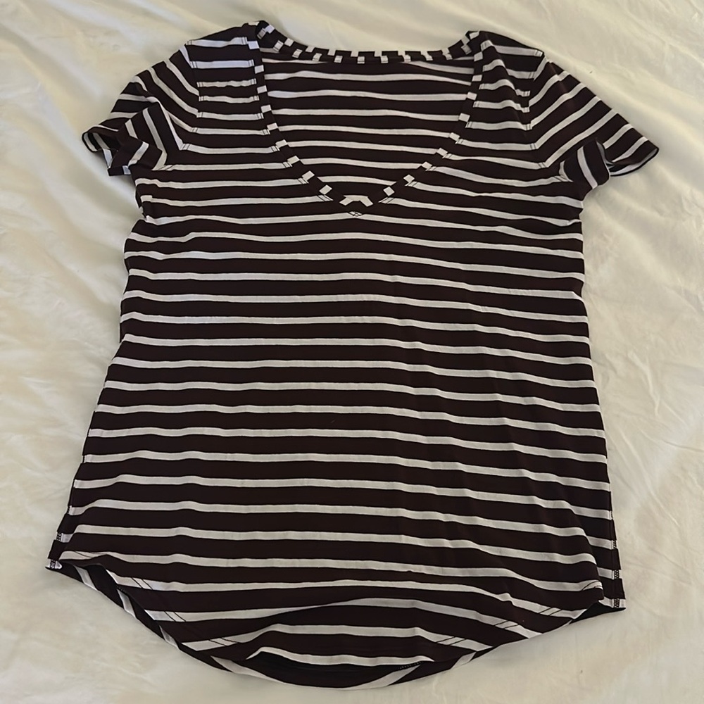 Lululemon love v-neck tshirt